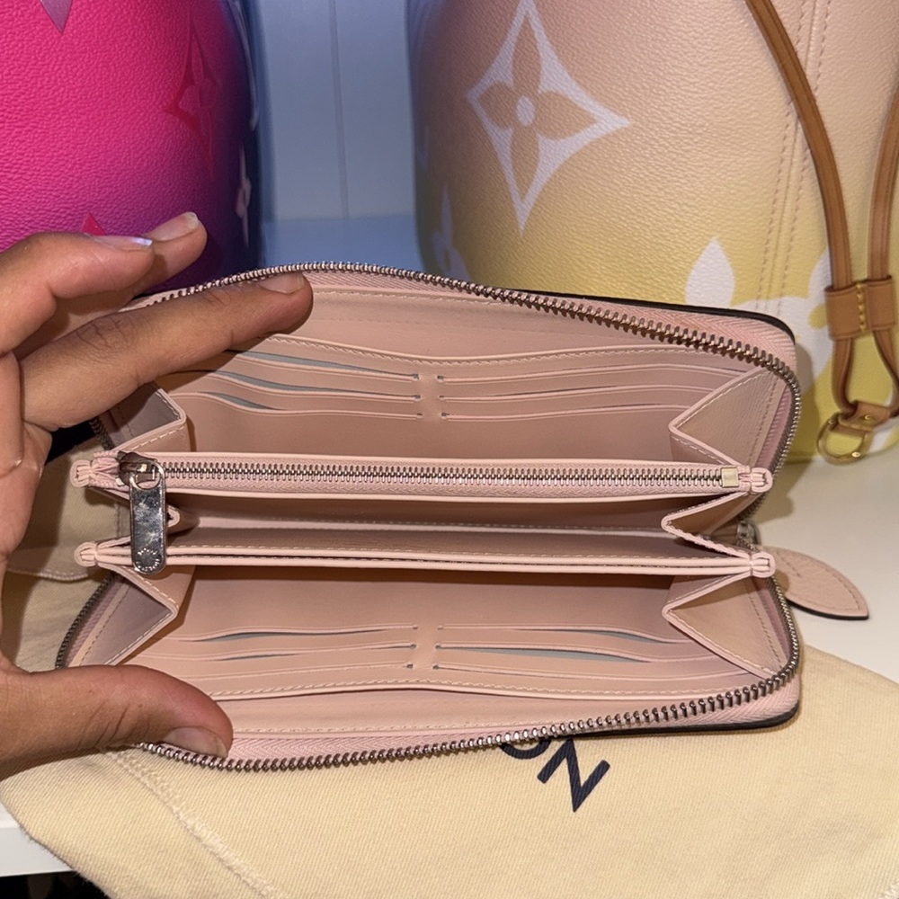 🎀Louis Vuitton Pink zippy wallet color pink jasmin - Picture 14 of 17